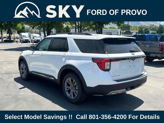 Photo of 2025 Star White Metallic Tri-Coat Ford Explorer