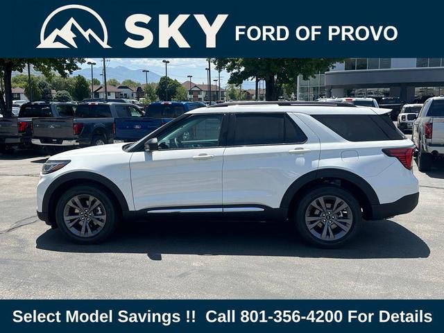 Photo of 2025 Star White Metallic Tri-Coat Ford Explorer