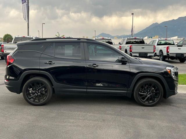 Photo of 2023 Ebony Twilight Metallic GMC Terrain
