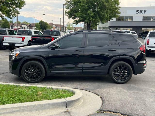Photo of 2023 Ebony Twilight Metallic GMC Terrain