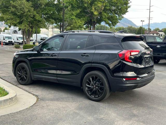 Photo of 2023 Ebony Twilight Metallic GMC Terrain