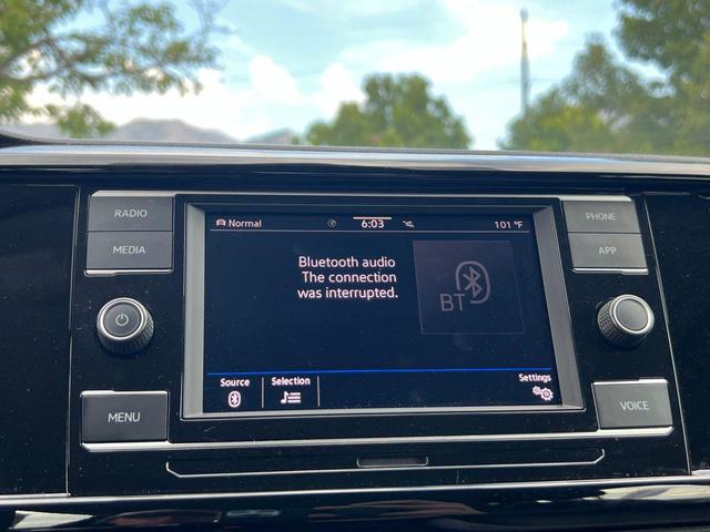 Photo of 2024 White Volkswagen Taos