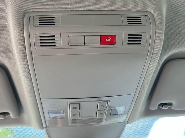 Photo of 2024 White Volkswagen Taos