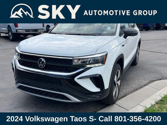 Photo of 2024 White Volkswagen Taos