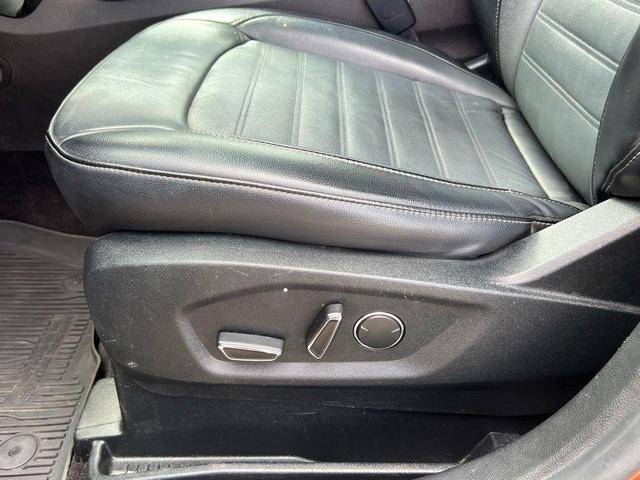 Photo of 2017 Canyon Ridge Metallic Ford Edge