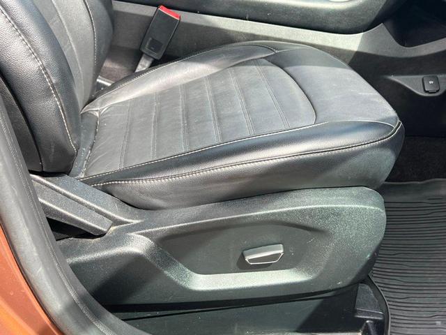 Photo of 2017 Canyon Ridge Metallic Ford Edge