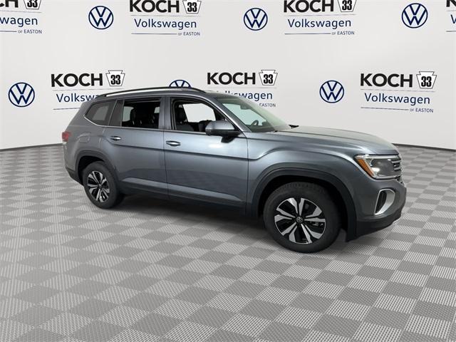 Photo of 2025 Platinum Gray Metallic Volkswagen Atlas
