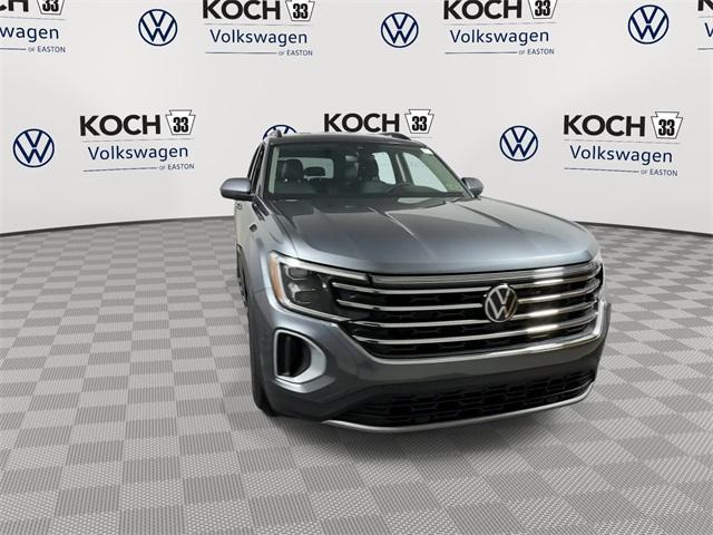 Photo of 2025 Platinum Gray Metallic Volkswagen Atlas