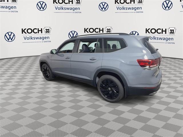 Photo of 2026 Pure Gray Volkswagen Atlas