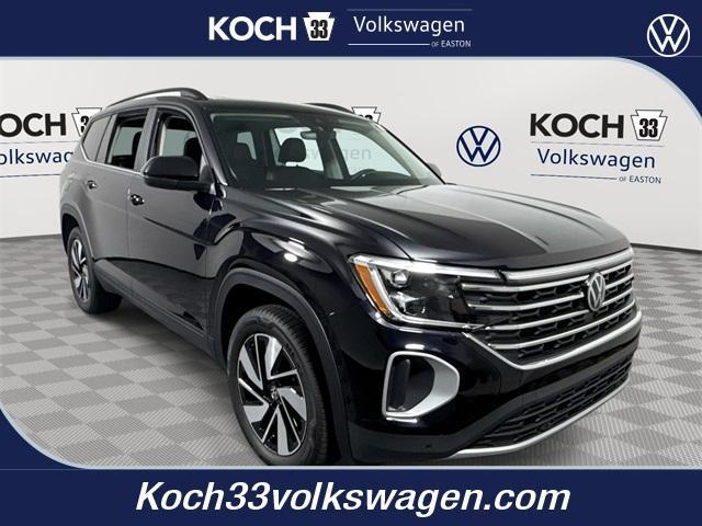 Photo of 2025 Deep Black Pearl Effect Volkswagen Atlas