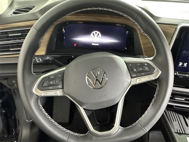 Photo of 2025 Deep Black Pearl Effect Volkswagen Atlas