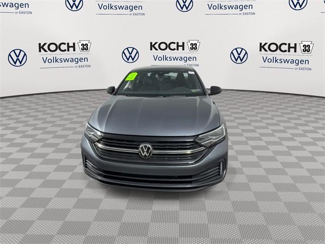 Photo of 2024 Platinum Gray Metallic Volkswagen Jetta
