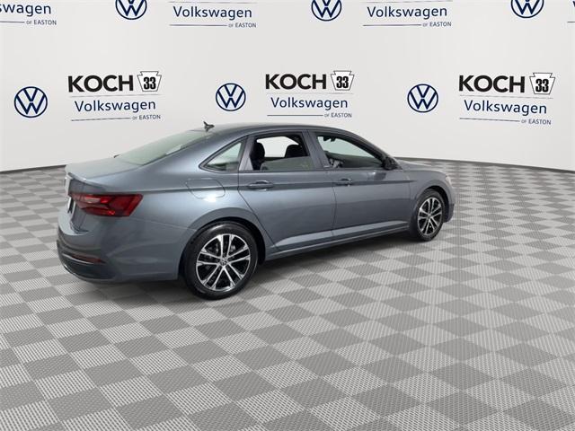 Photo of 2024 Platinum Gray Metallic Volkswagen Jetta