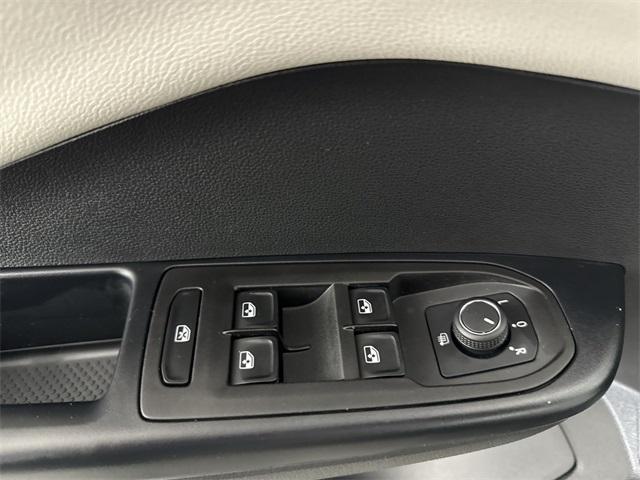 Photo of 2025 Deep Black Pearl Effect Volkswagen Taos