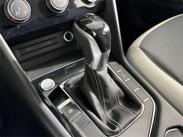 Photo of 2025 Deep Black Pearl Effect Volkswagen Taos