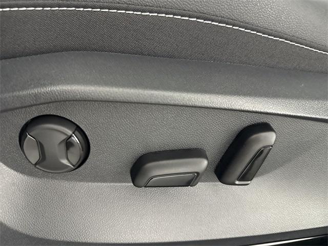 Photo of 2025 Deep Black Pearl Effect Volkswagen Taos
