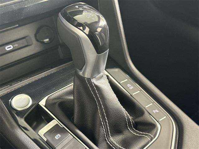 Photo of 2025 Deep Black Pearl Effect Volkswagen Taos