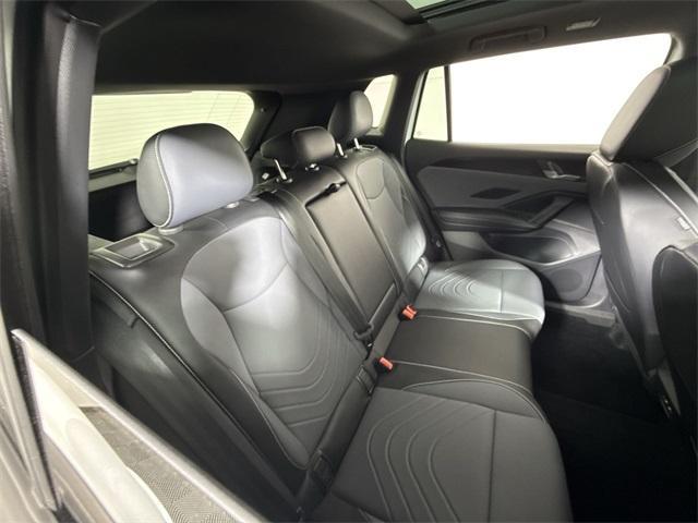 Photo of 2025 Opal White Pearl Effect Volkswagen Tiguan