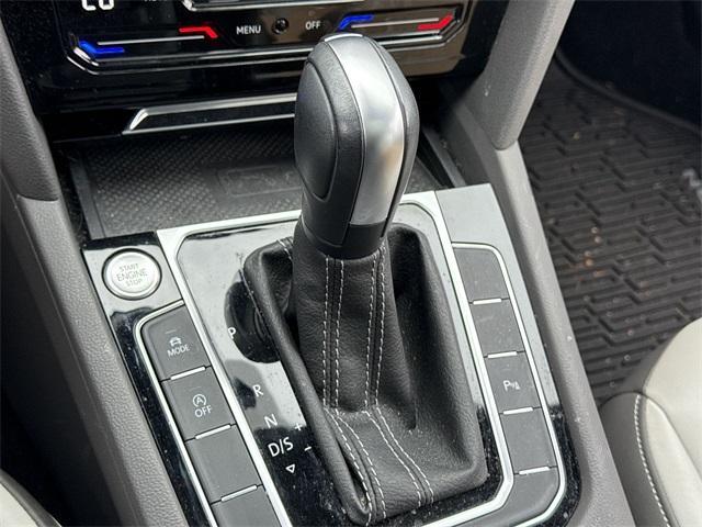 Photo of 2022 Deep Black Pearl Effect Volkswagen Arteon