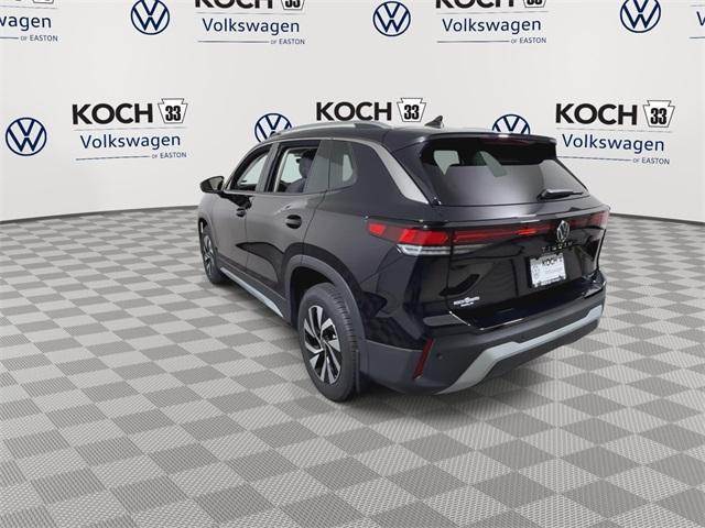 Photo of 2025 Deep Black Pearl Effect Volkswagen Tiguan