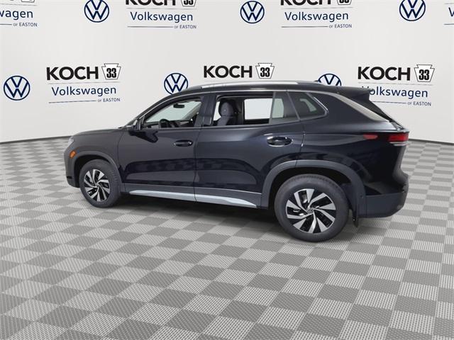Photo of 2025 Deep Black Pearl Effect Volkswagen Tiguan