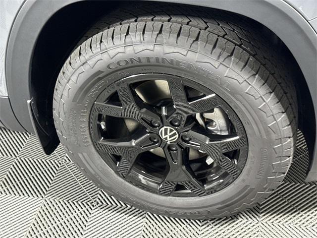 Photo of 2025 Pure Gray Volkswagen Atlas