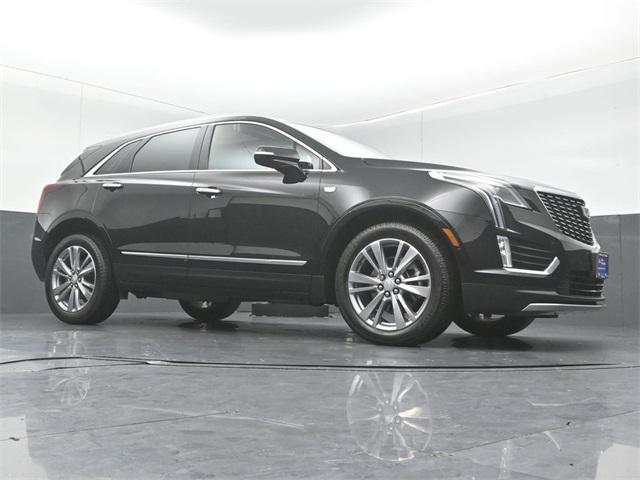 Photo of 2024 Stellar Black Metallic Cadillac XT5