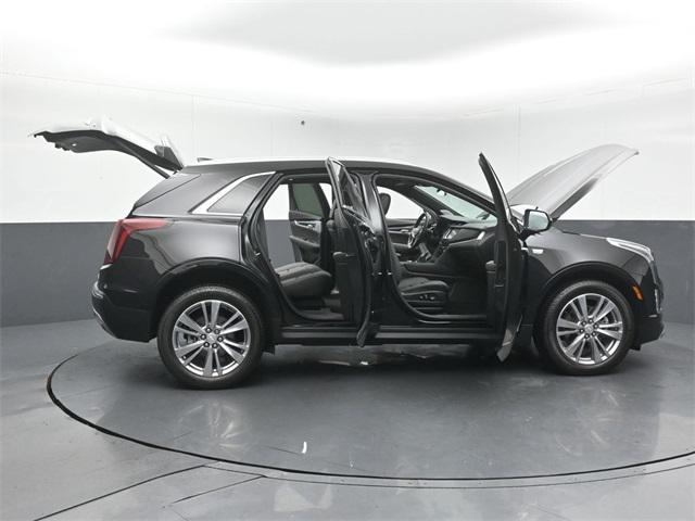 Photo of 2024 Stellar Black Metallic Cadillac XT5
