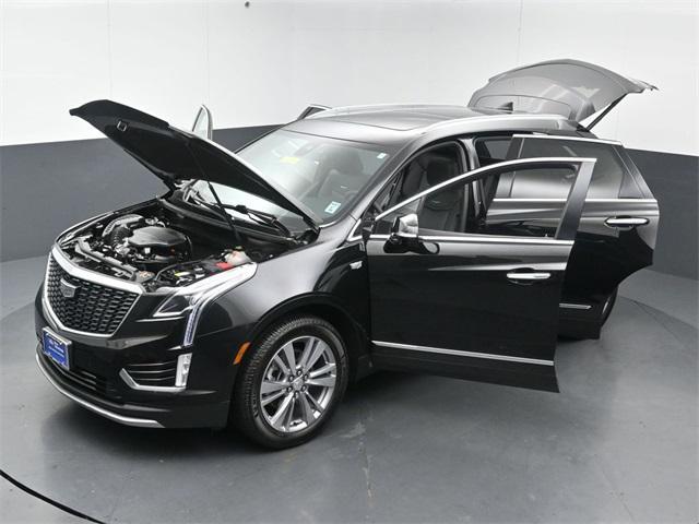Photo of 2024 Stellar Black Metallic Cadillac XT5