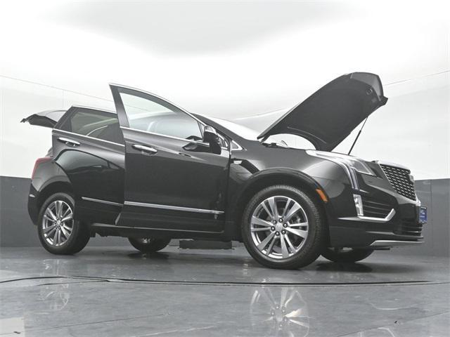 Photo of 2024 Stellar Black Metallic Cadillac XT5