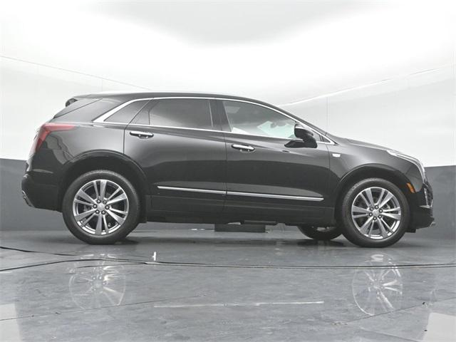 Photo of 2024 Stellar Black Metallic Cadillac XT5