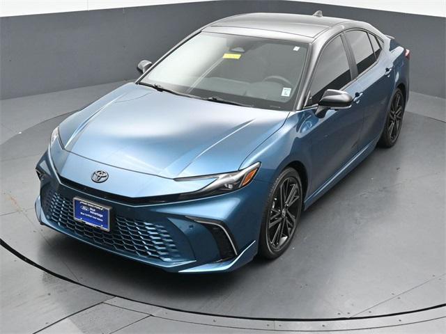 Photo of 2025 Ocean Gem/Midnight Black Metallic Toyota Camry