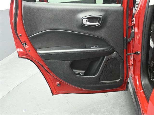 Photo of 2018 Redline Pearlcoat Jeep Compass
