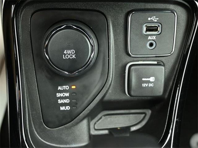 Photo of 2018 Redline Pearlcoat Jeep Compass