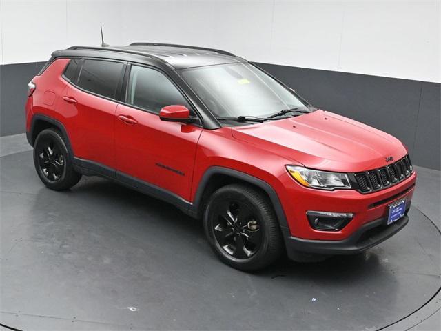 Photo of 2018 Redline Pearlcoat Jeep Compass