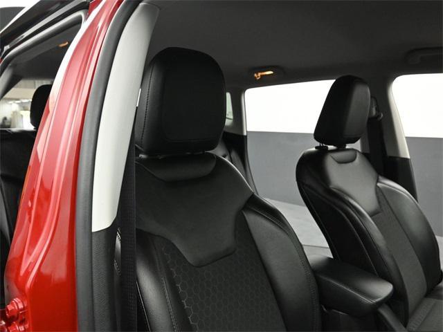 Photo of 2018 Redline Pearlcoat Jeep Compass