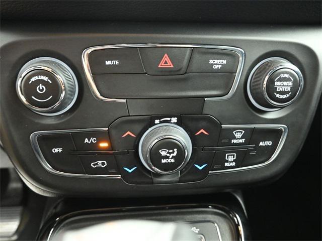 Photo of 2018 Redline Pearlcoat Jeep Compass