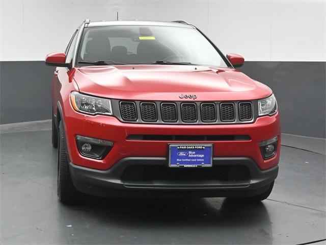 Photo of 2018 Redline Pearlcoat Jeep Compass