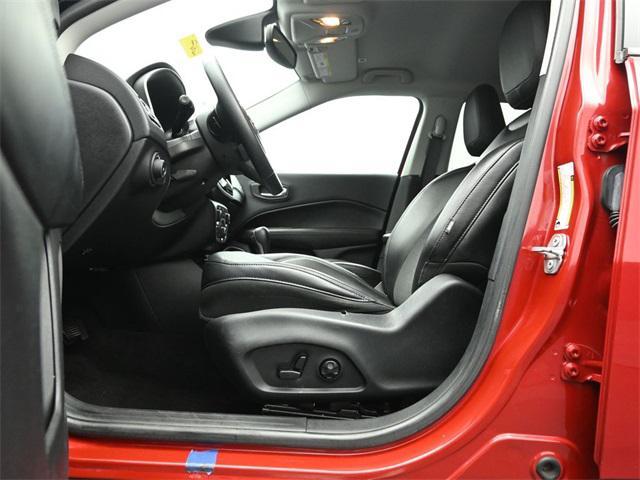 Photo of 2018 Redline Pearlcoat Jeep Compass