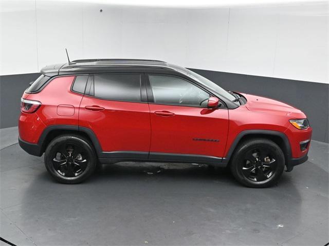 Photo of 2018 Redline Pearlcoat Jeep Compass