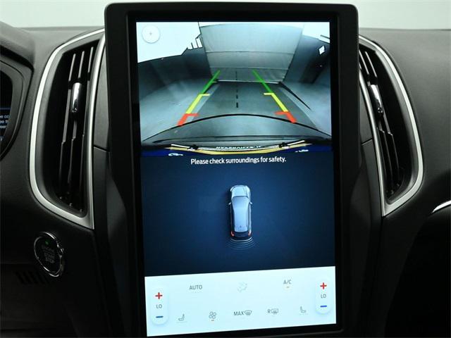Photo of 2022 Carbonized Gray Metallic Ford Edge