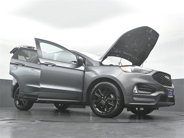 Photo of 2022 Carbonized Gray Metallic Ford Edge