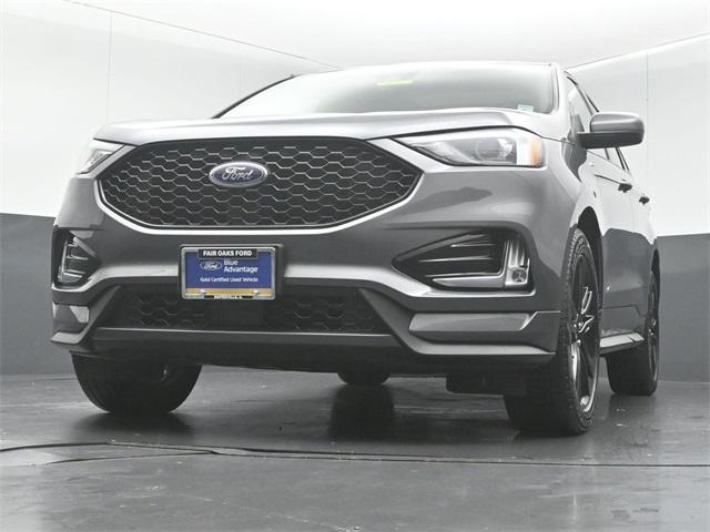 Photo of 2022 Carbonized Gray Metallic Ford Edge
