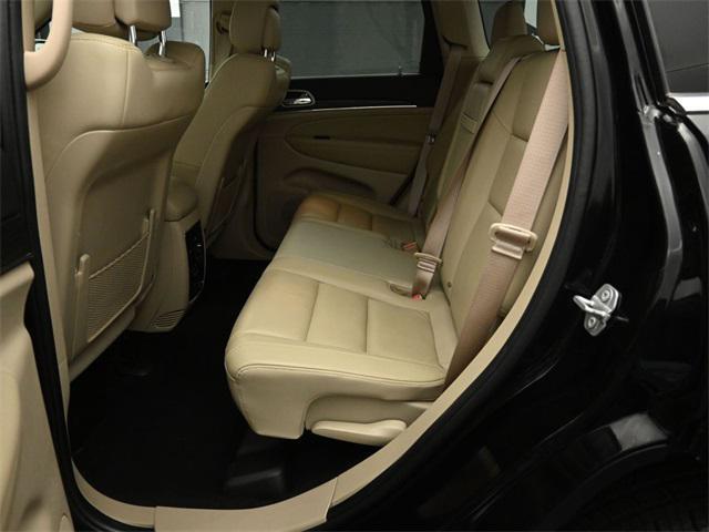 Photo of 2021 Diamond Black Crystal Pearlcoat Jeep Grand Cherokee