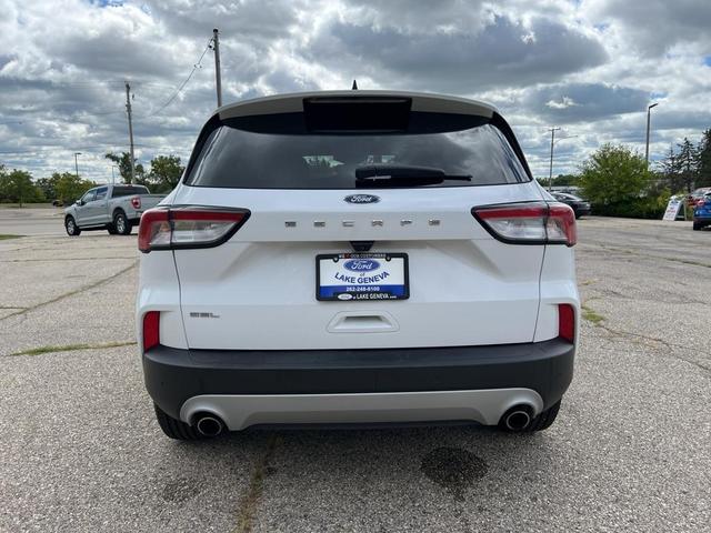 Photo of 2022 Oxford White Ford Escape