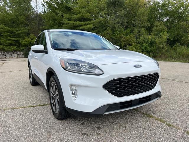 Photo of 2022 Oxford White Ford Escape