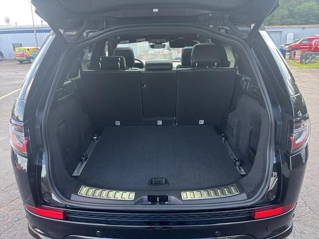 Photo of 2021 Santorini Black Metallic Land Rover Discovery Sport