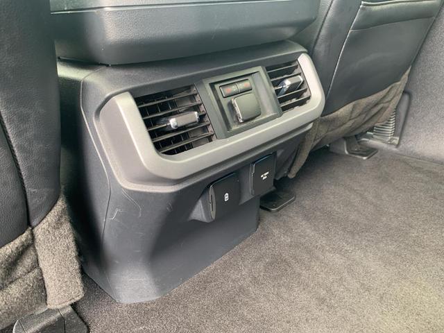 Photo of 2023 Star White Metallic Tri-Coat Ford F-150 Lightning
