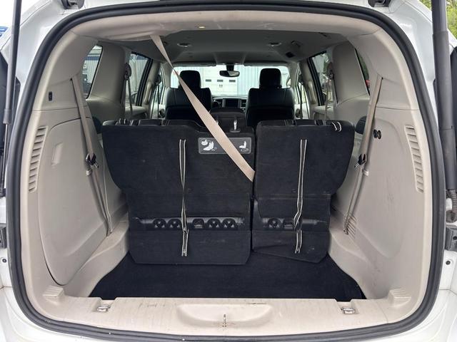 Photo of 2020 Bright White Clearcoat Chrysler Voyager