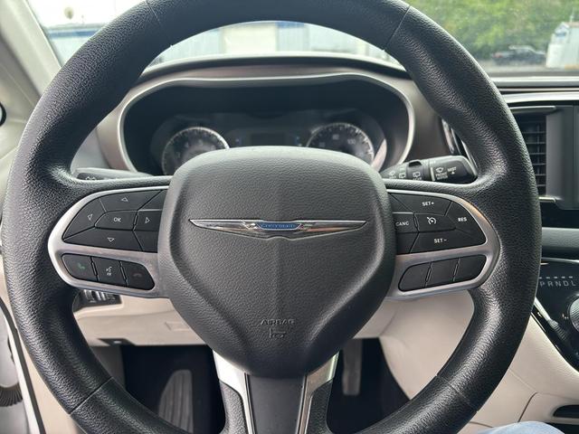 Photo of 2020 Bright White Clearcoat Chrysler Voyager